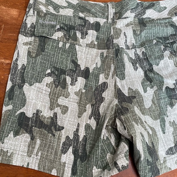 Columbia camouflage shorts - Picture 2 of 4
